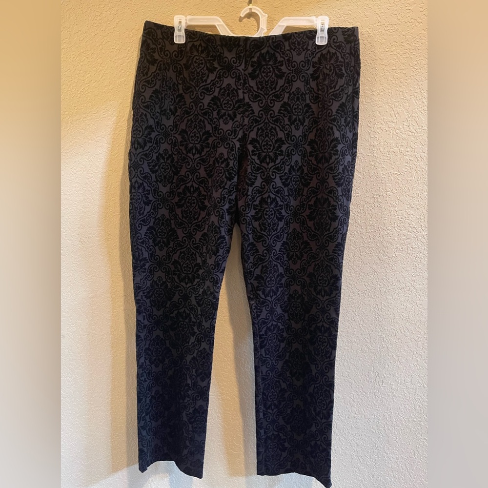 Chico’s Black Pull on Pants